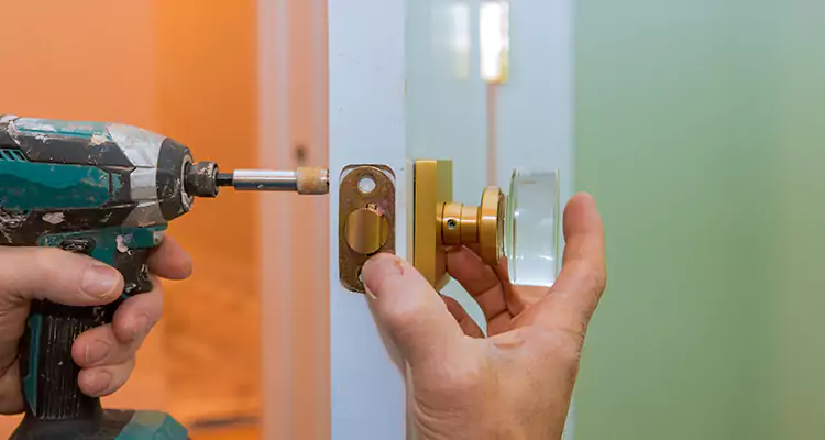 Broken Door Knob Fix in Fremont, CA