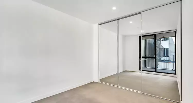 Why Homeowners Choose Us for Sliding Mirror Door Replacement in Fremont, CA