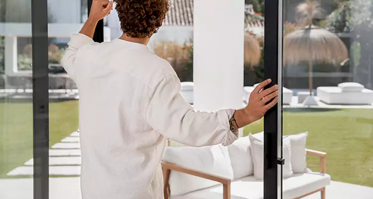 Sliding Screen Door Maintenance for Closing Issues in Fremont, CA